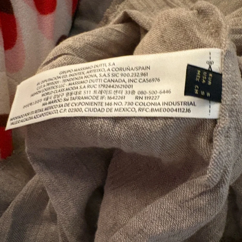 Massimo Dutti
Long  Gathered  Halter Neck Strappy Dress in Sz S - Picture 7 of 11